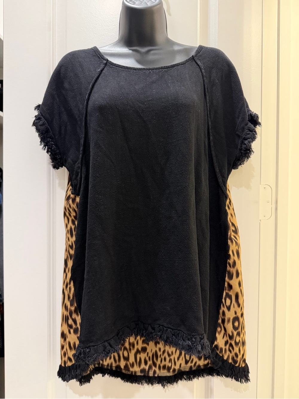 Umgee Leopard Print Layered Fringe Top Black Size M